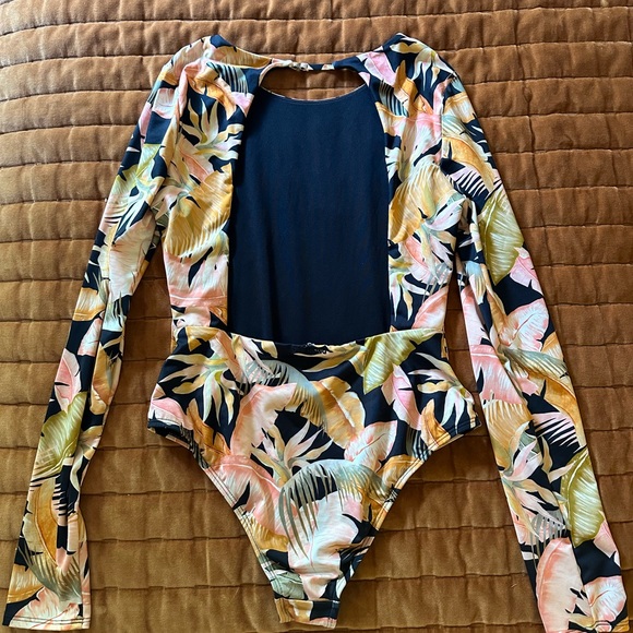 Billabong Swimsuit - Picture 2 of 3